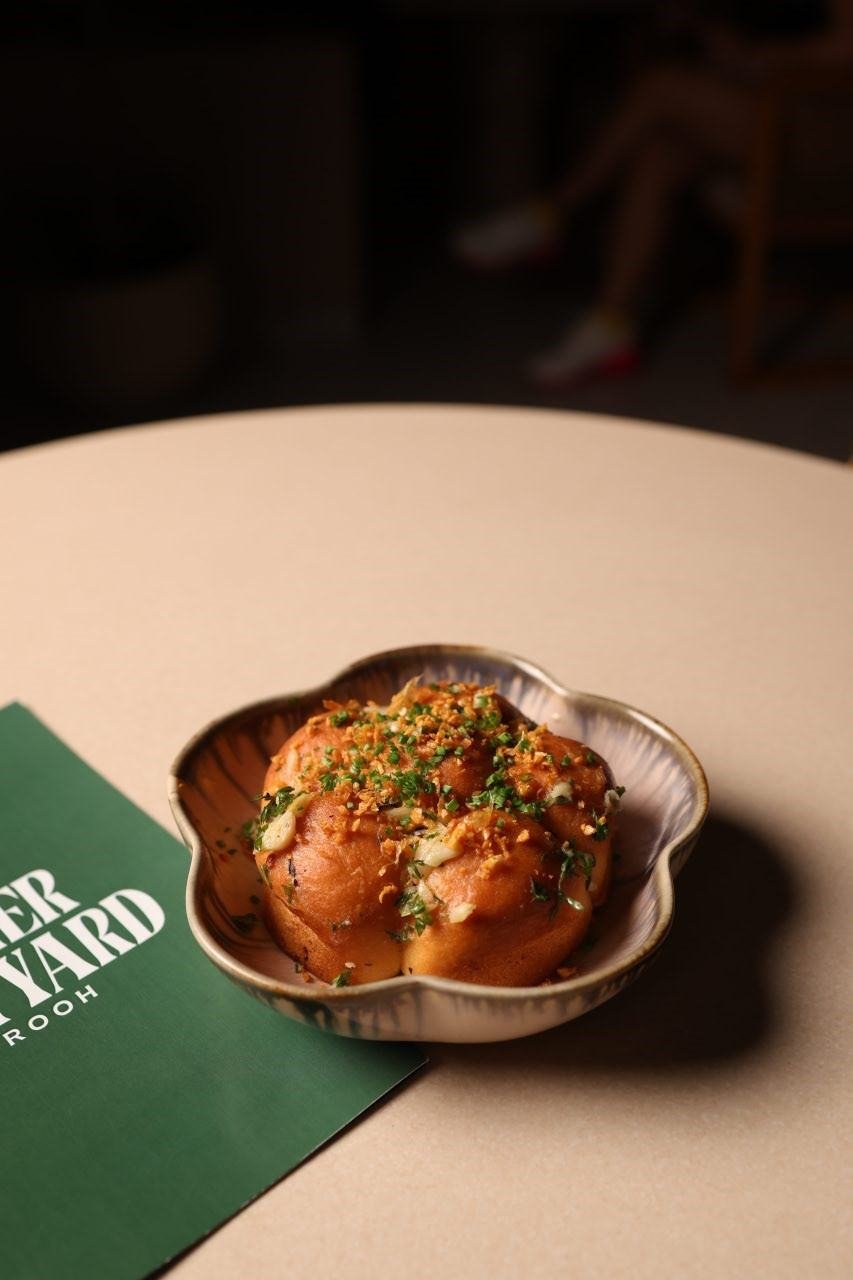 Pull-apart garlic bread in a bowl at TBC restaurant, Kalyani Nagar